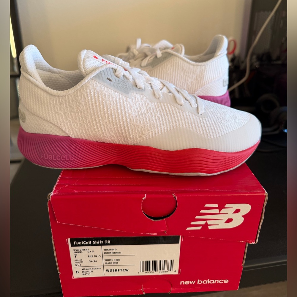 New Balance FuelCell Shift TR Size 7 Women White and Pink Shoes